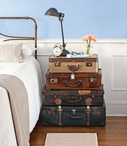 vintage suitcases 045-0310-bedroom-lgn