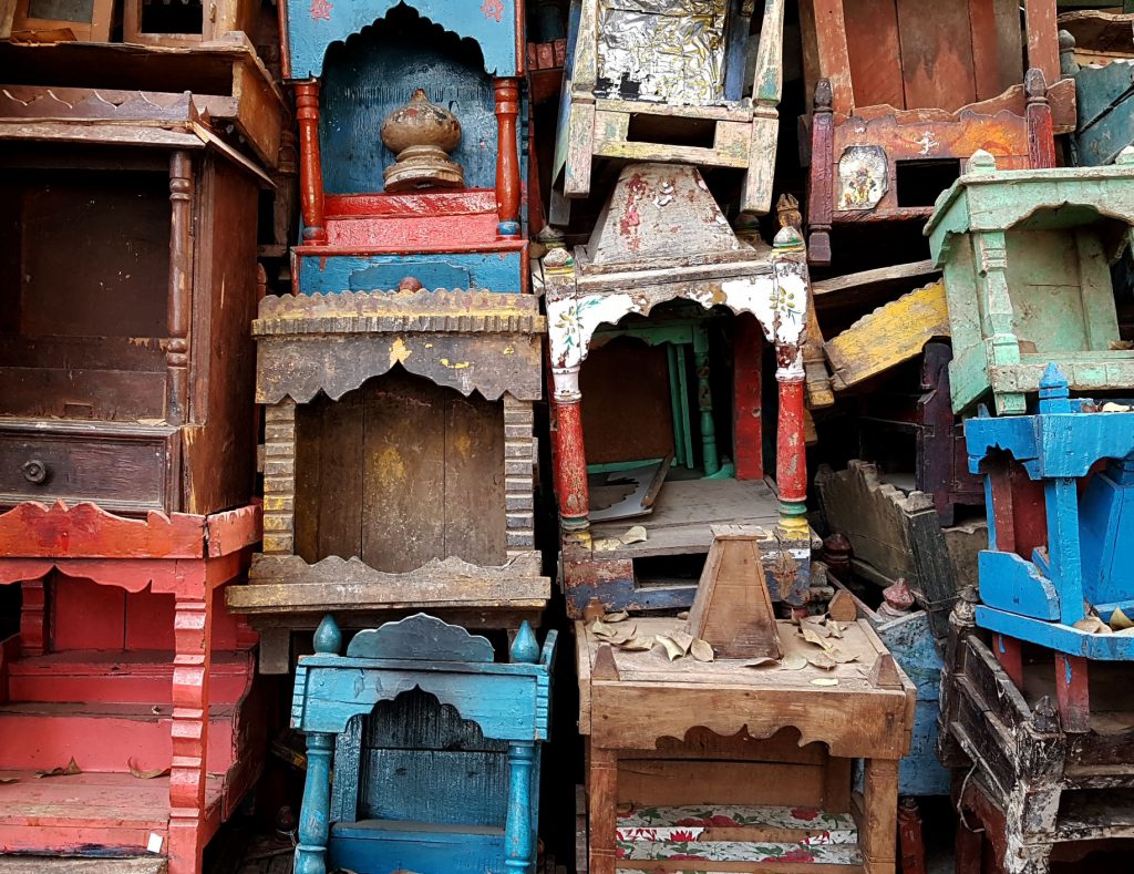 buying antique and vintage furniture in India