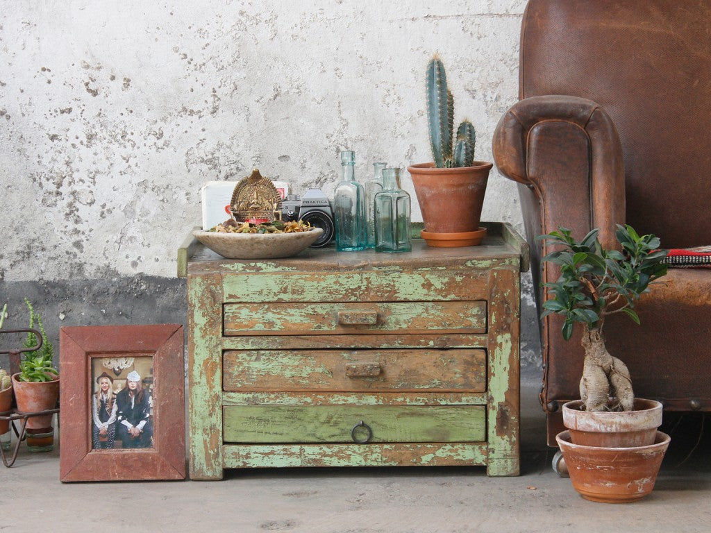 A authentic vintage merchant's table