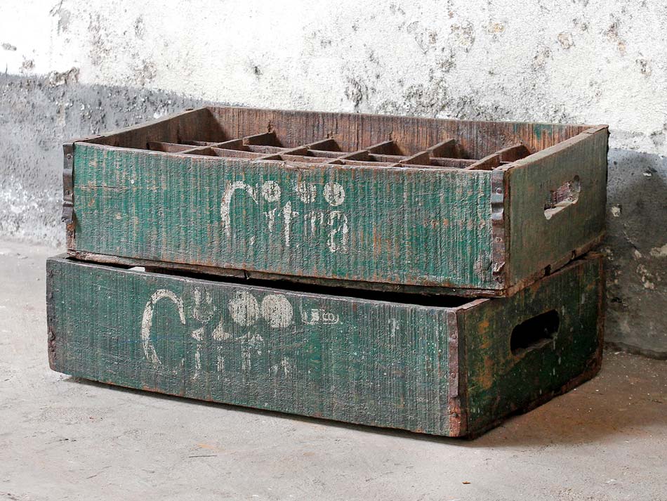 Vintage Citra crate with wooden sections