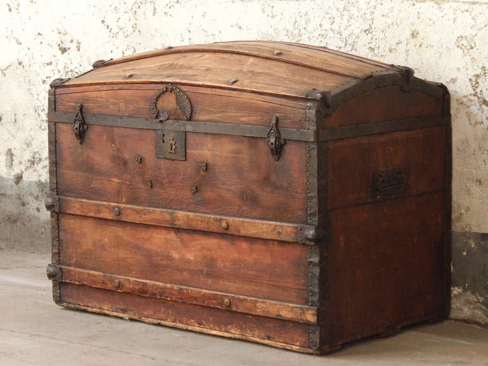 Victorian travel trunk Victorian travel trunk